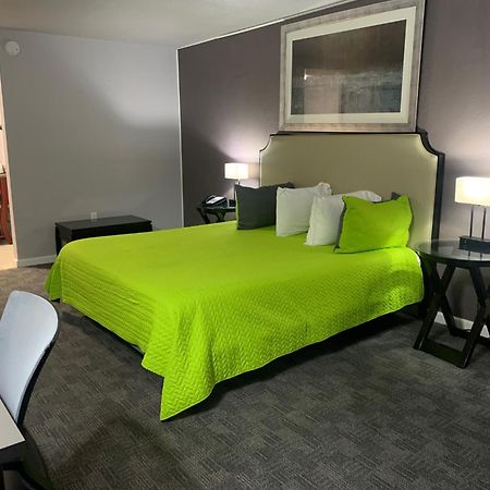 R Nite Star Inn And Suites -Home Of The Cowboys & Rangers アーリントン エクステリア 写真