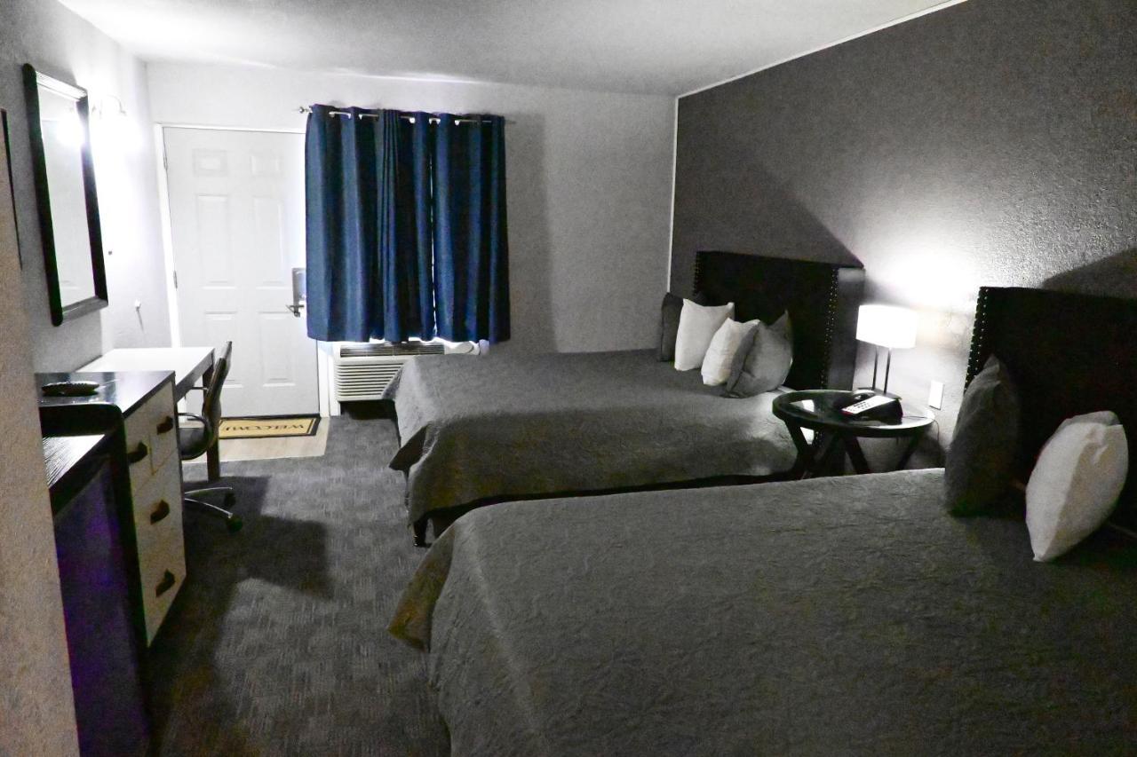 R Nite Star Inn And Suites -Home Of The Cowboys & Rangers アーリントン エクステリア 写真