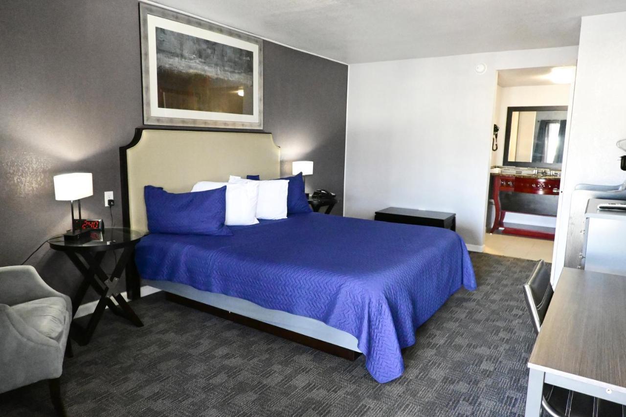 R Nite Star Inn And Suites -Home Of The Cowboys & Rangers アーリントン エクステリア 写真