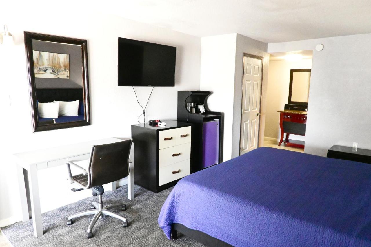 R Nite Star Inn And Suites -Home Of The Cowboys & Rangers アーリントン エクステリア 写真