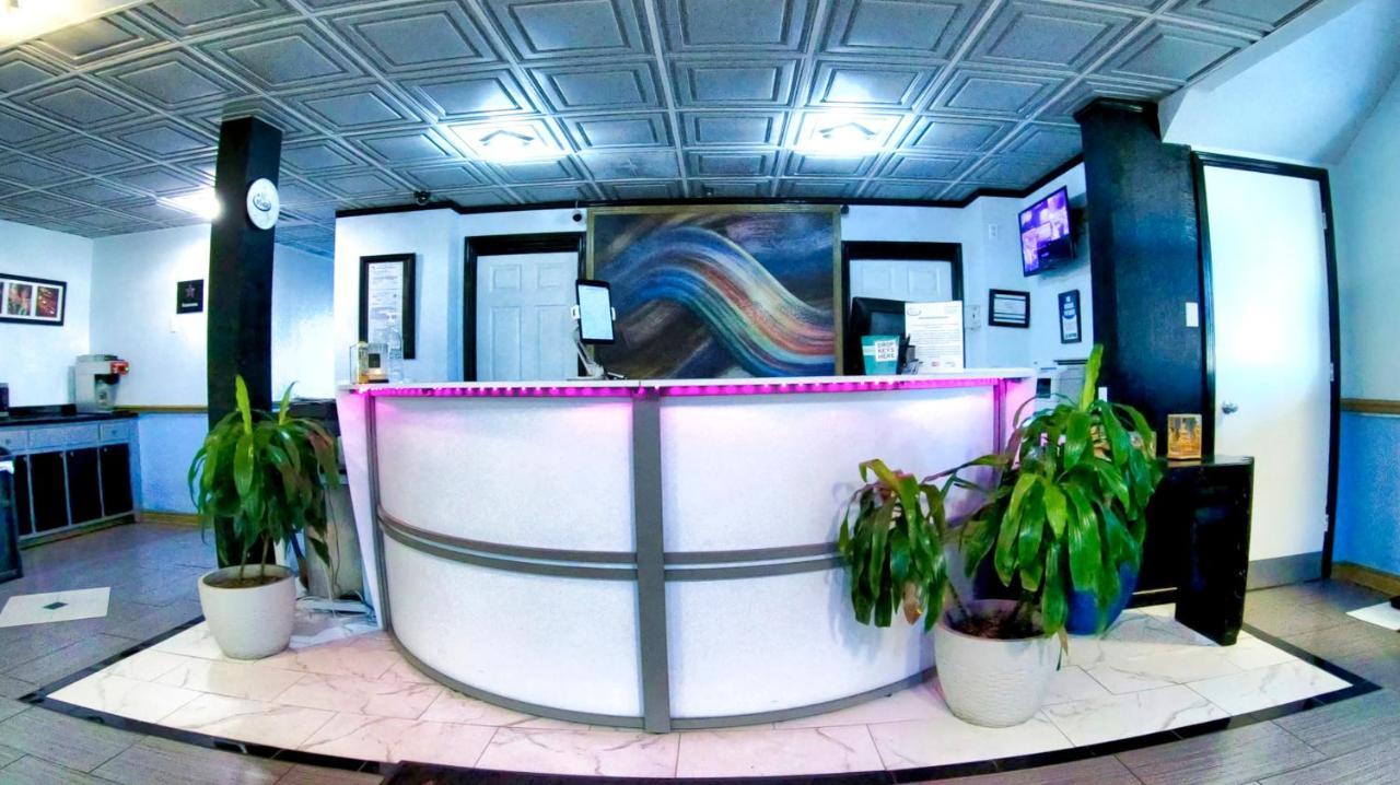 R Nite Star Inn And Suites -Home Of The Cowboys & Rangers アーリントン エクステリア 写真