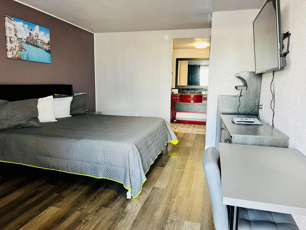 R Nite Star Inn And Suites -Home Of The Cowboys & Rangers アーリントン エクステリア 写真