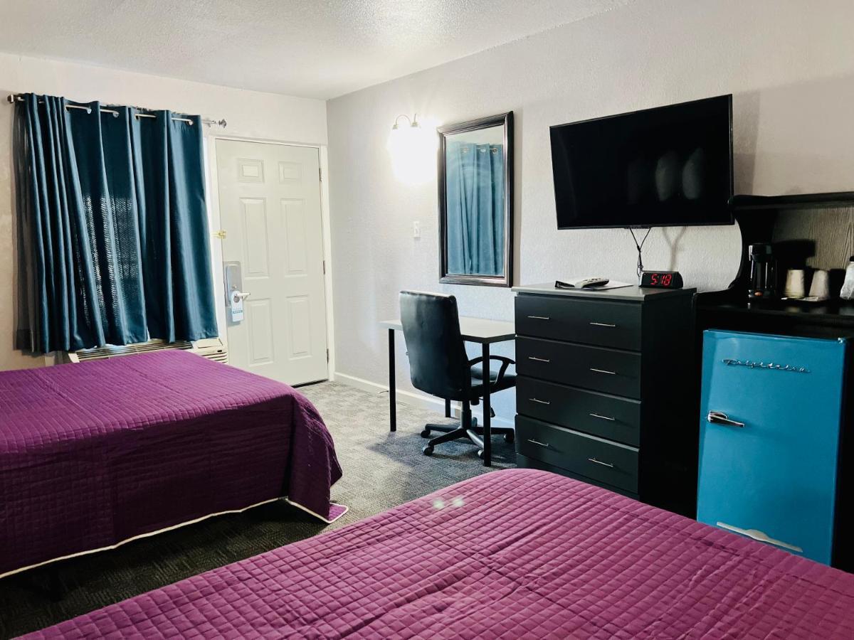 R Nite Star Inn And Suites -Home Of The Cowboys & Rangers アーリントン エクステリア 写真