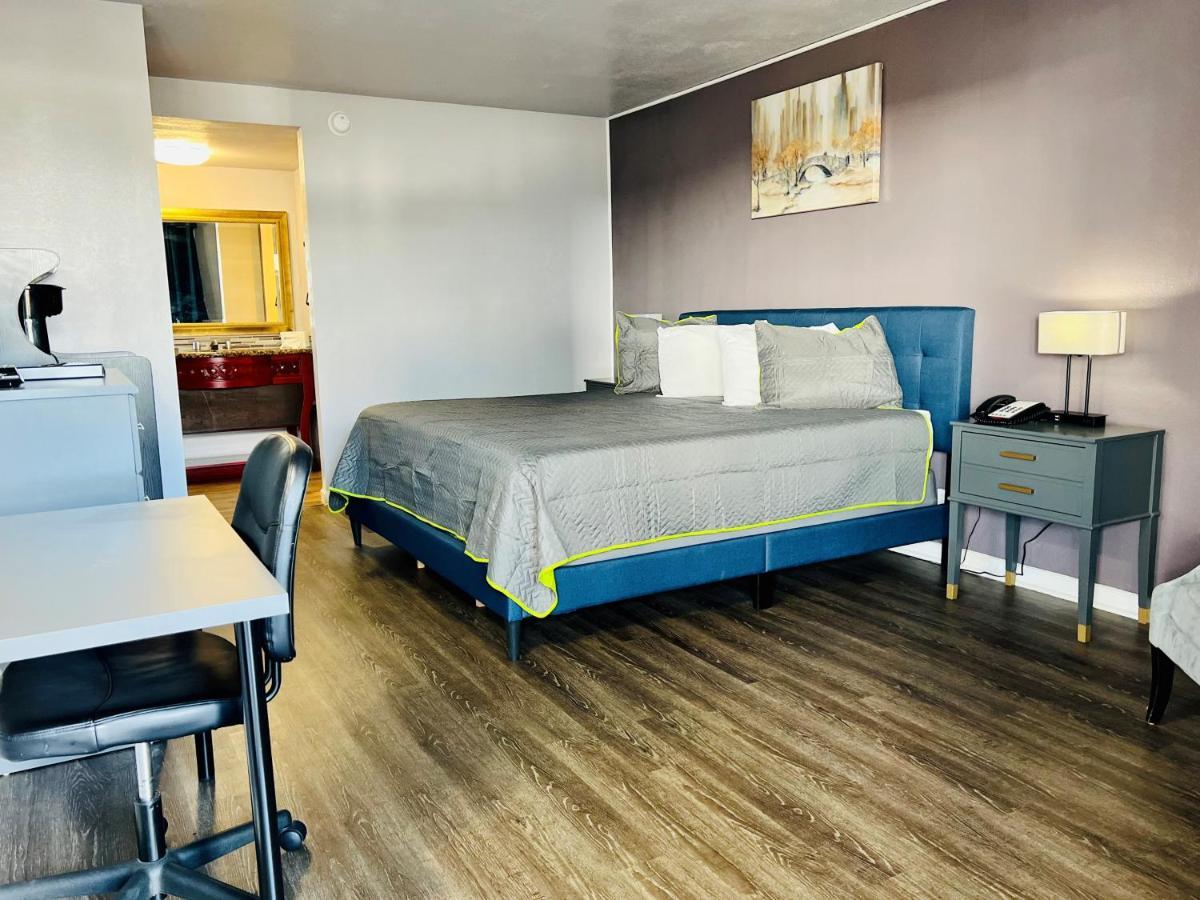 R Nite Star Inn And Suites -Home Of The Cowboys & Rangers アーリントン エクステリア 写真
