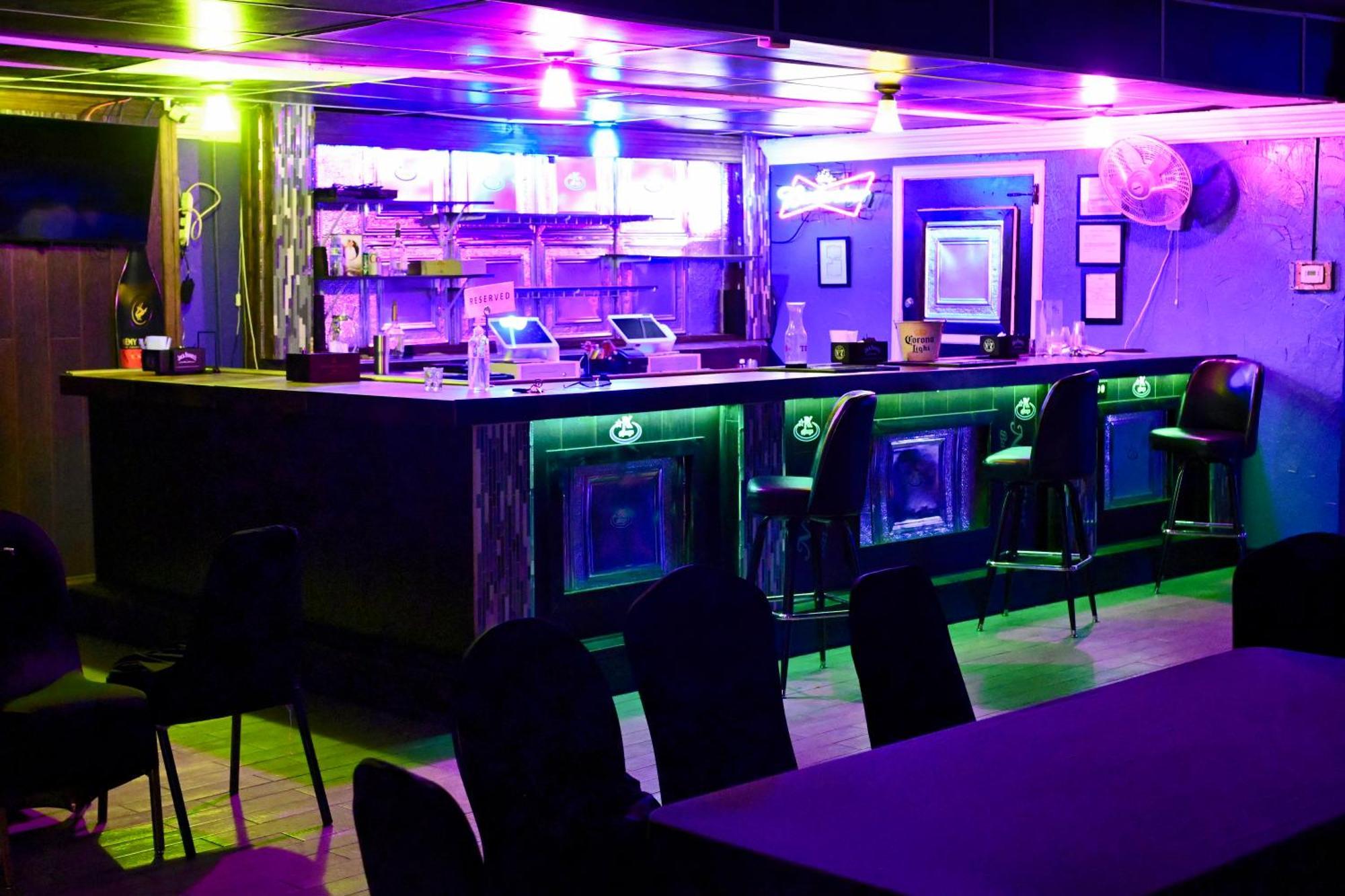 R Nite Star Inn And Suites -Home Of The Cowboys & Rangers アーリントン エクステリア 写真