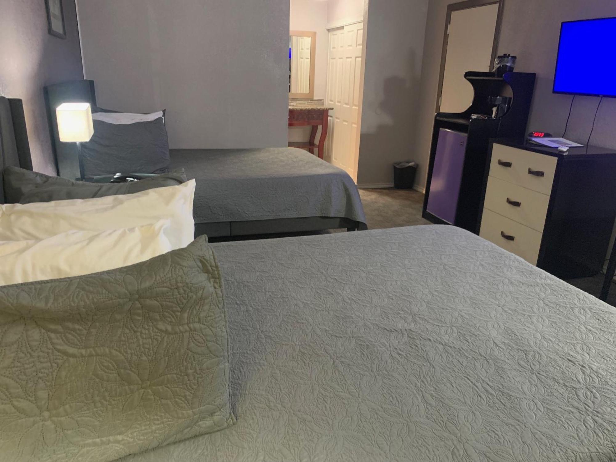 R Nite Star Inn And Suites -Home Of The Cowboys & Rangers アーリントン エクステリア 写真